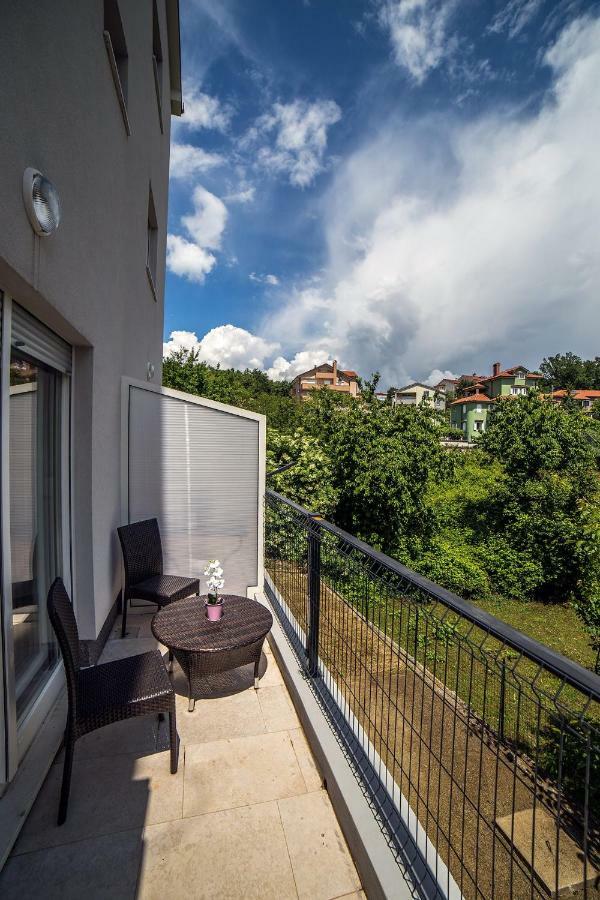 Studio Apartman Nina Rijeka Exterior foto